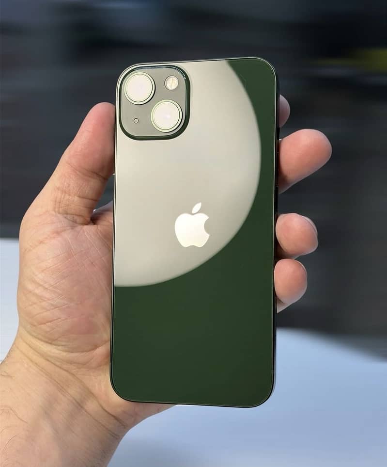 Apple iPhone 13 0