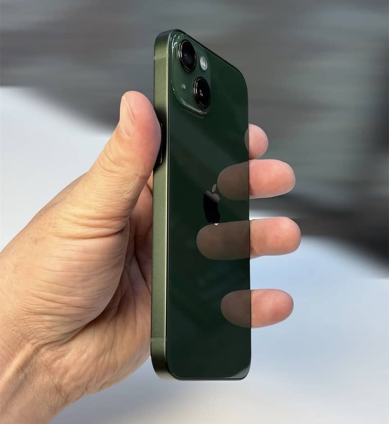 Apple iPhone 13 1