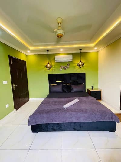 One bedroom apartment per day available Gulbug green Islamabad lukurya furnished apartment