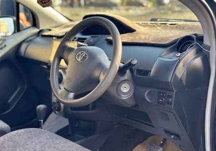 Toyota Vitz 2010