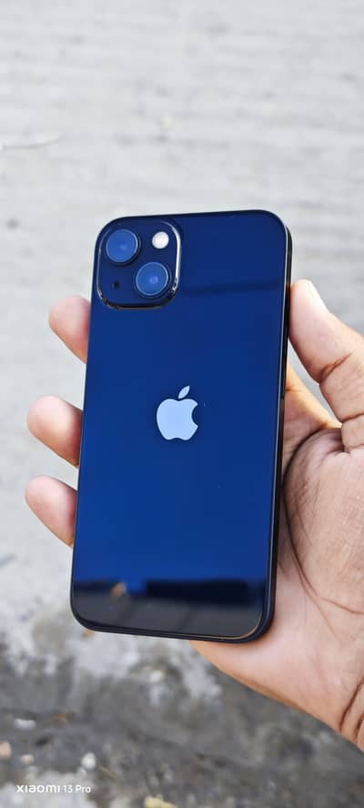 Apple iPhone 13