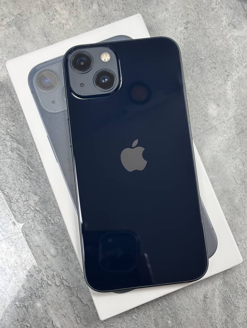 Apple iPhone 13 0