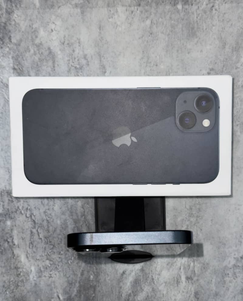 Apple iPhone 13 1