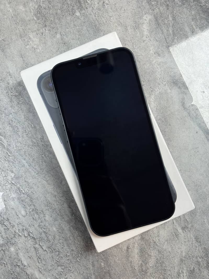 Apple iPhone 13 2