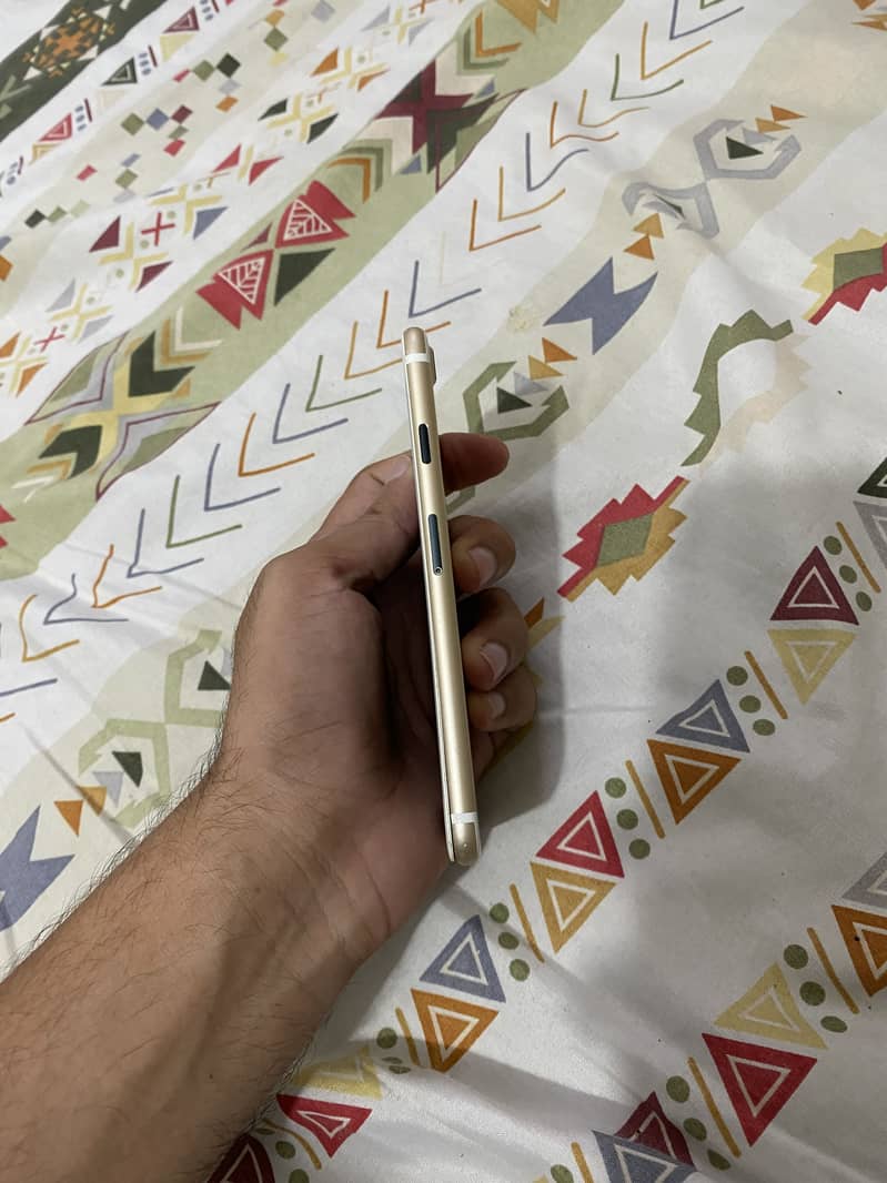 Apple iPhone 7 1