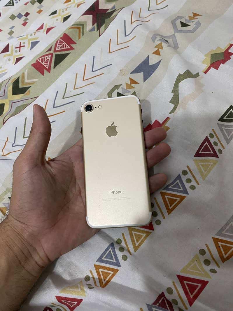 Apple iPhone 7 3