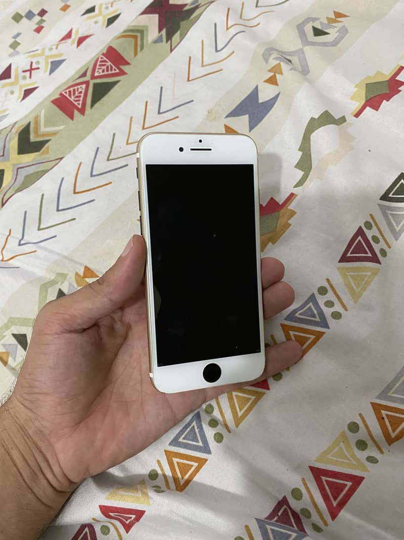 Apple iPhone 7 4