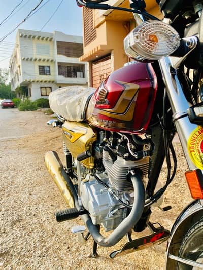 HONDA CG125 SPECIAL GOLD EDITION