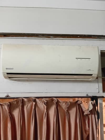 1 Ton Split AC (Non-Inverter) – Excellent Cooling, Urgent Sale!