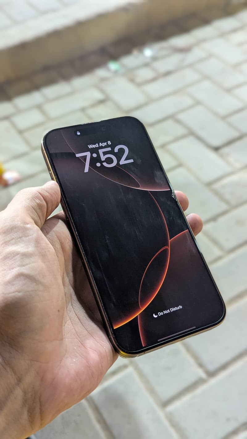 Apple iPhone 16 Pro Max 5