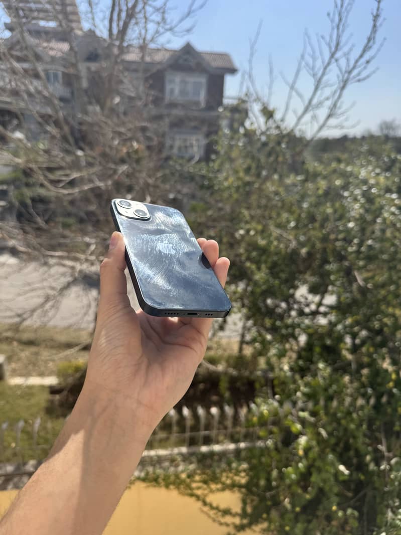 Apple iPhone 13 1