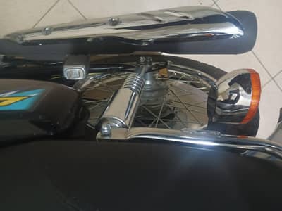 Honda 125 black  color