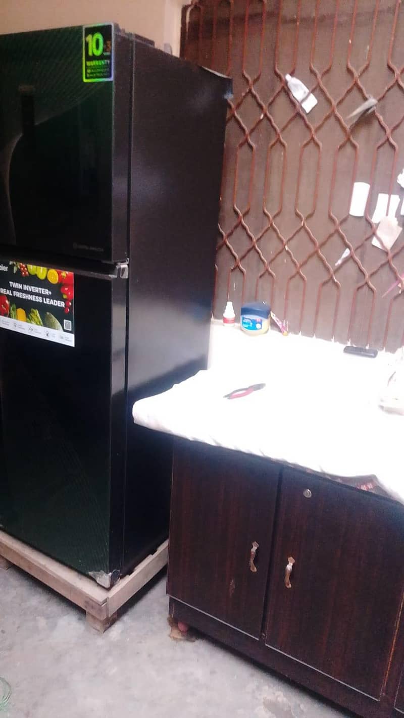medium size fridge 1