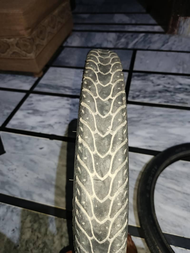 CD 70 TYRES 5