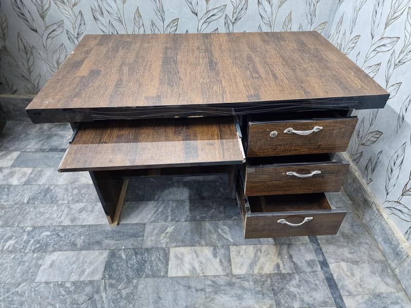 Office Table 0