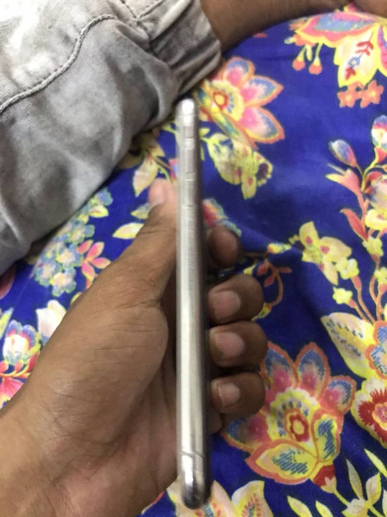 Apple iPhone X 1