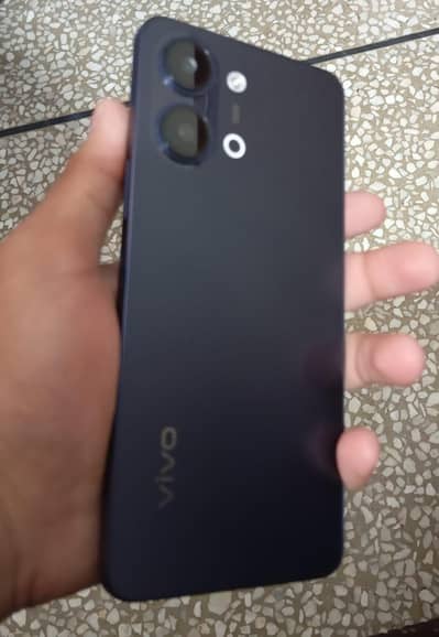 Vivo y05  in blue  color which gives you eye catching attraction