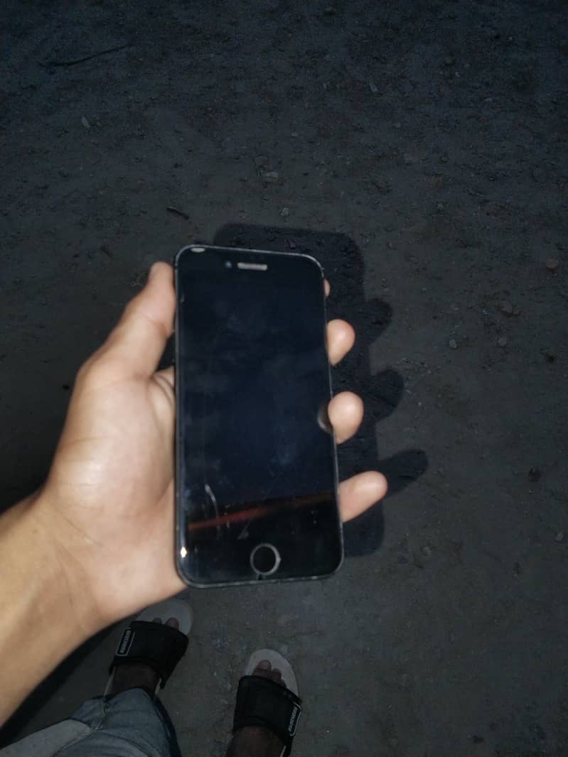 Apple iPhone 7 1