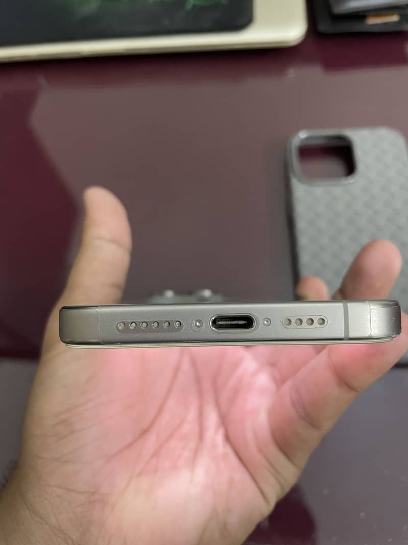 iPhone 15 Pro Max 3