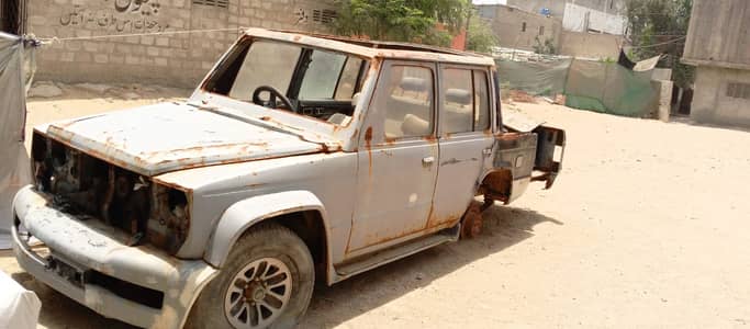 Mitsubishi Pajero 1986