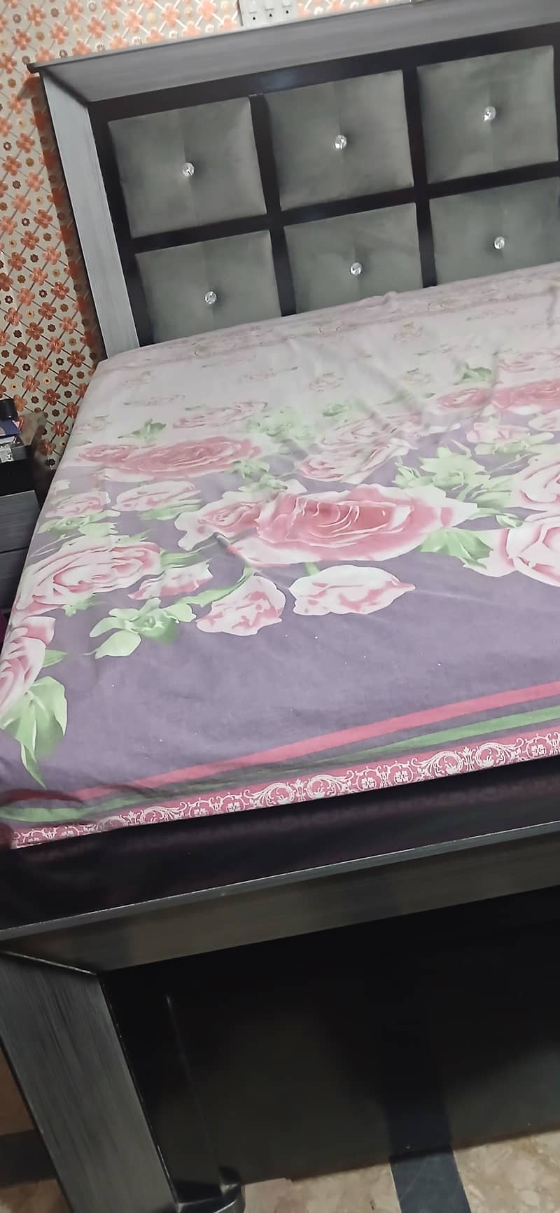 King size bed 1