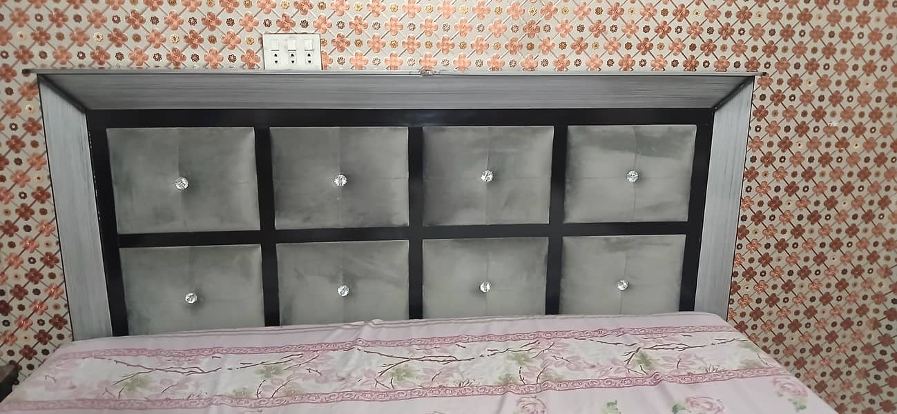 King size bed 3