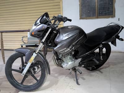 YAMAHA YBR 125