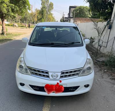 Nissan Tiida 2012