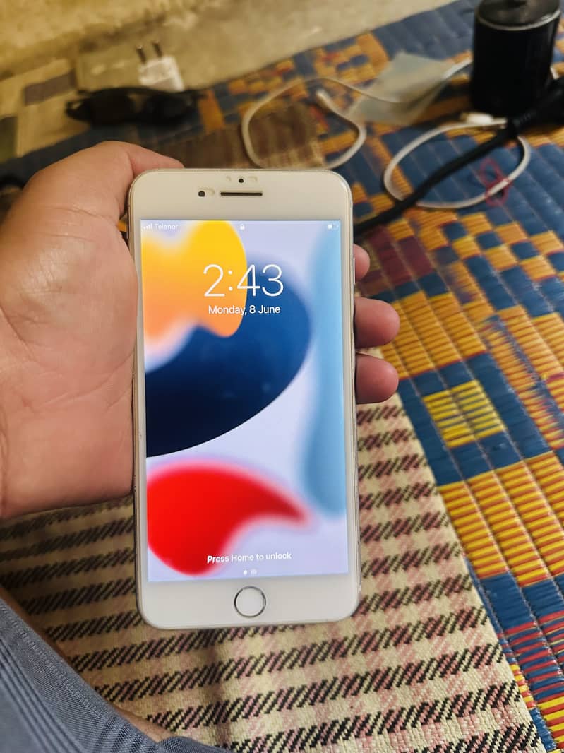 Apple iPhone 7 1