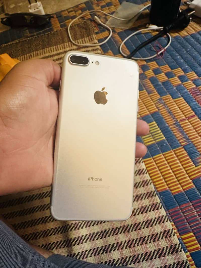 Apple iPhone 7 2