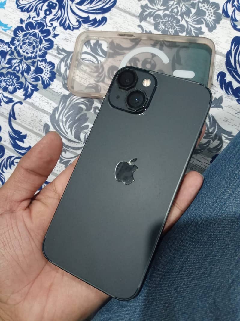 Apple iPhone 13 0