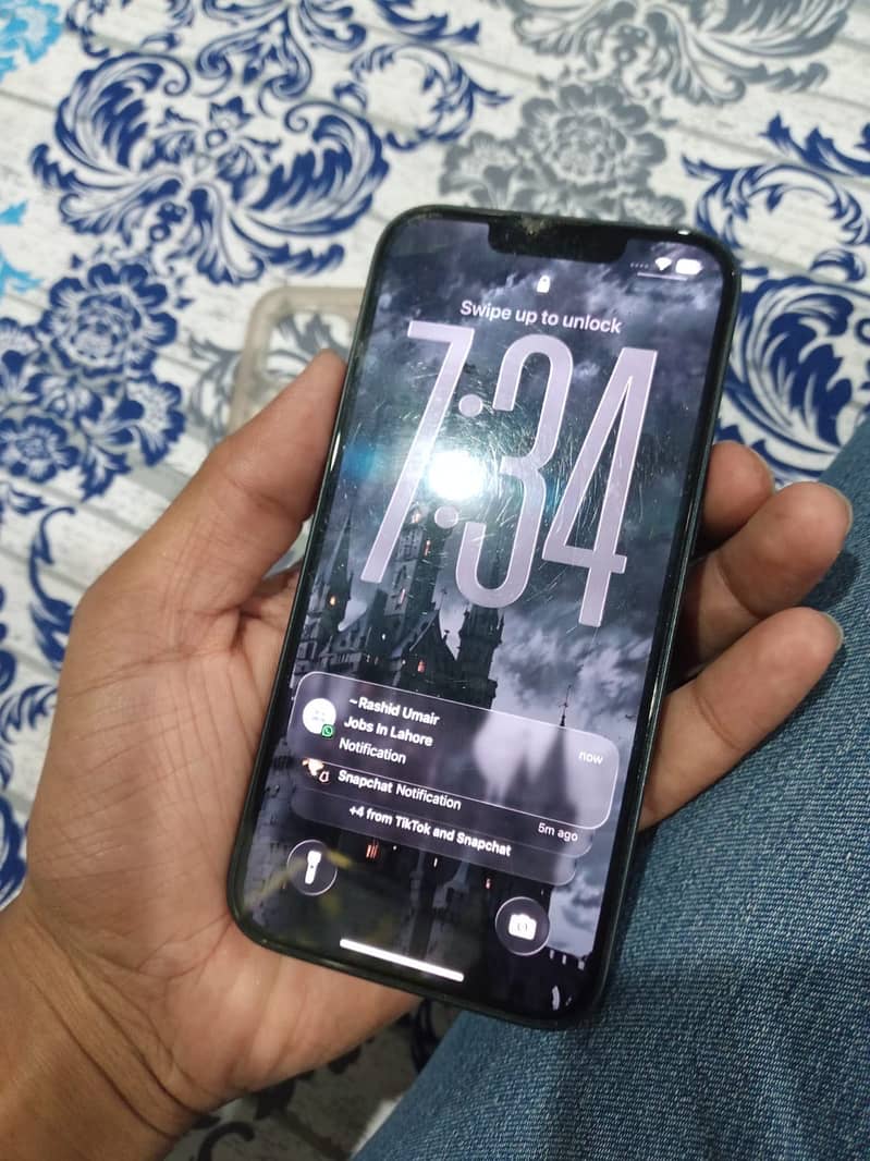 Apple iPhone 13 2
