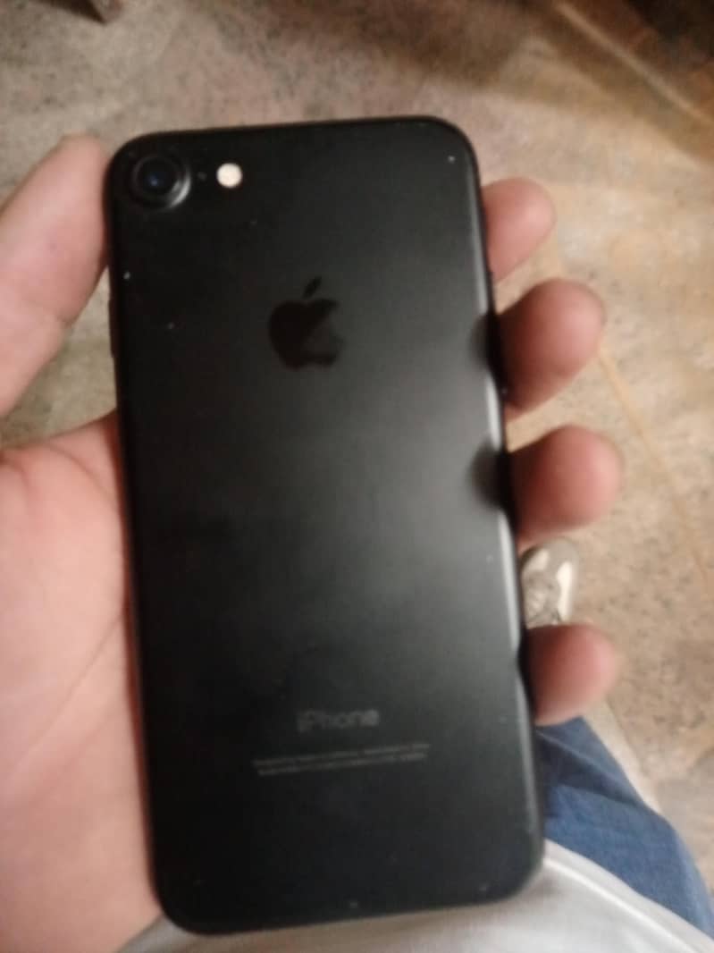 Apple iPhone 7 1