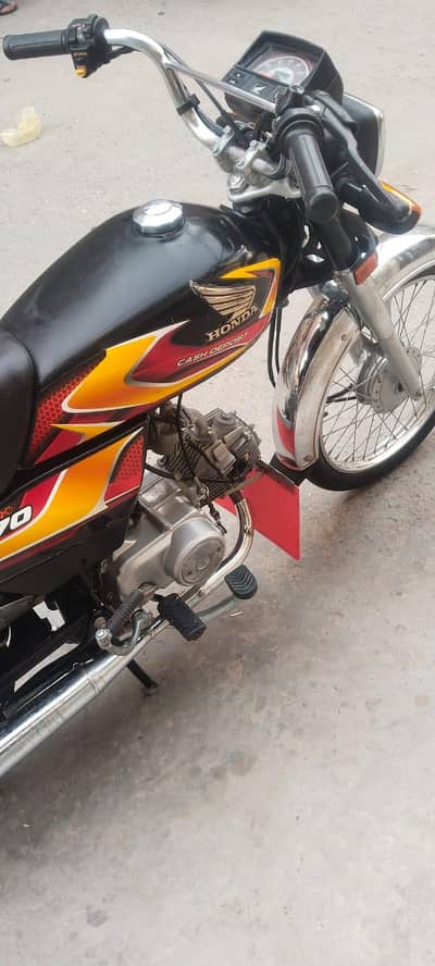 Honda 70 25/26 latter 25ka number lga hai doucmt clear