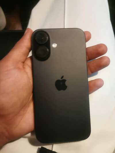 Apple iPhone 16