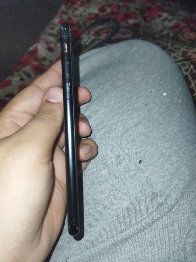 Apple iPhone 7 1