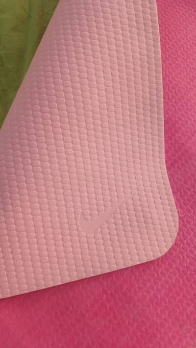 Original Nike yoga / exercise mat 10/ 10