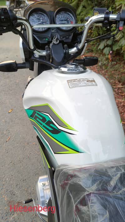 Honda cb125f 315 kms genuine Mileage