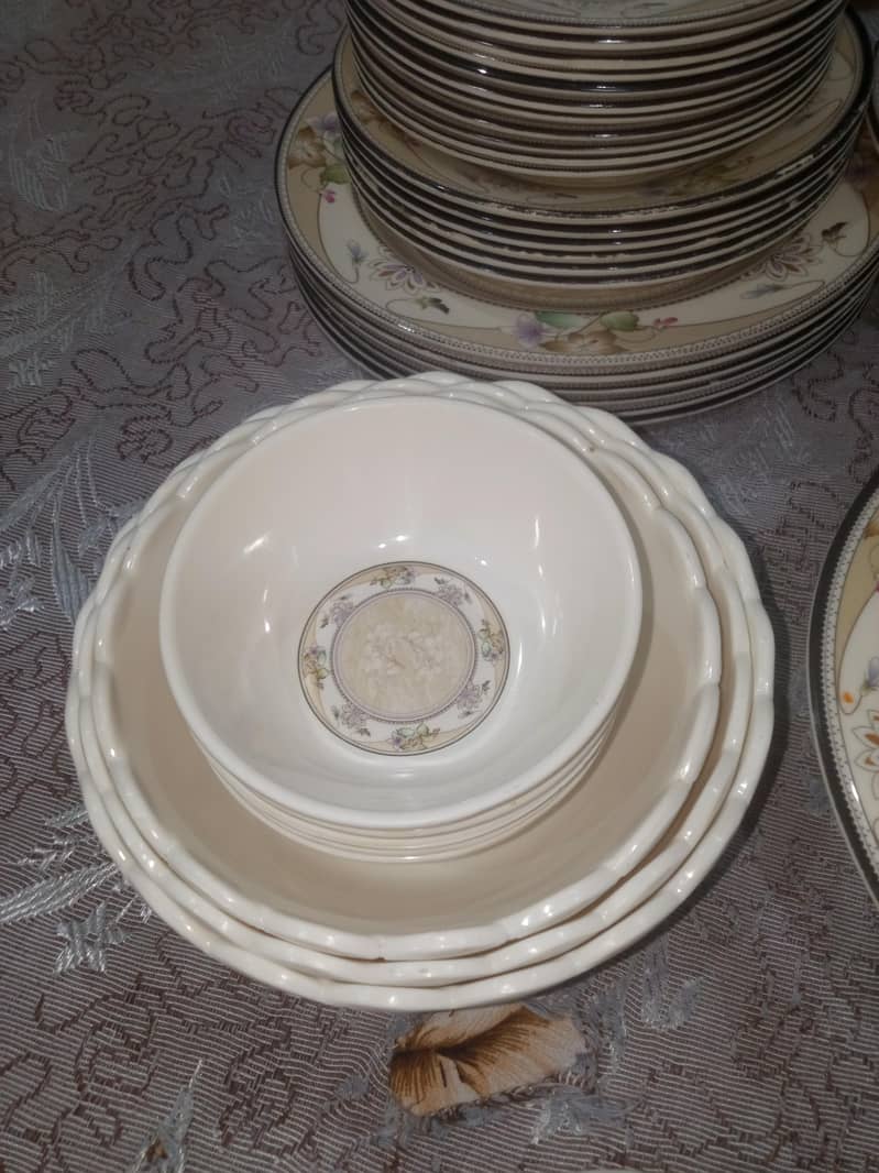 Dinner set complete 4