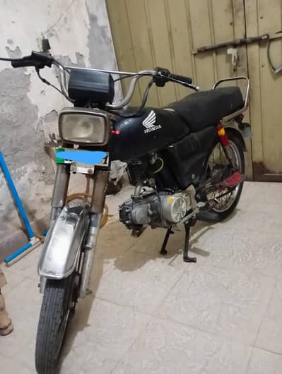 Metro 70cc for sale only call  : 03114490856