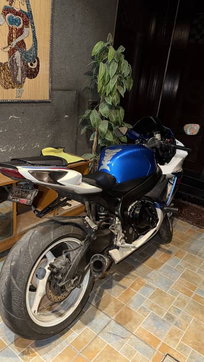 Suzuki gsxr 600cc 3200000