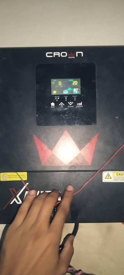 Crown Hybrid Solar inverter 3000 watt
