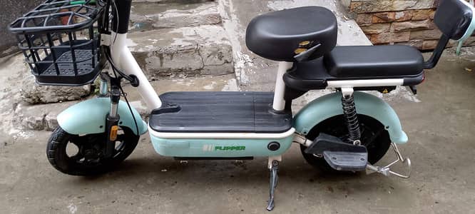 electric scooty by evee flippers