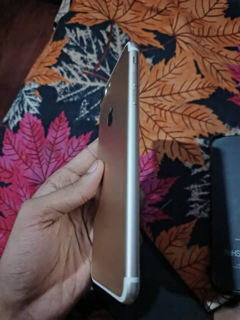 Apple iPhone 7 Plus 3