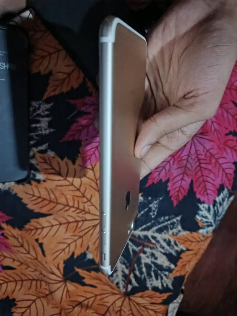 Apple iPhone 7 Plus 4