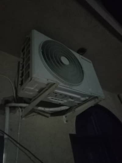 Good and new condition only 1 season use