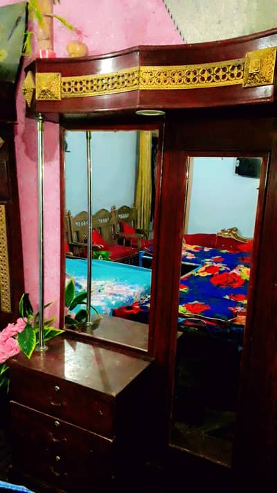 DRESSING TABLE | SINGHAR MAZE FOR SALE best 10/10 best new condition