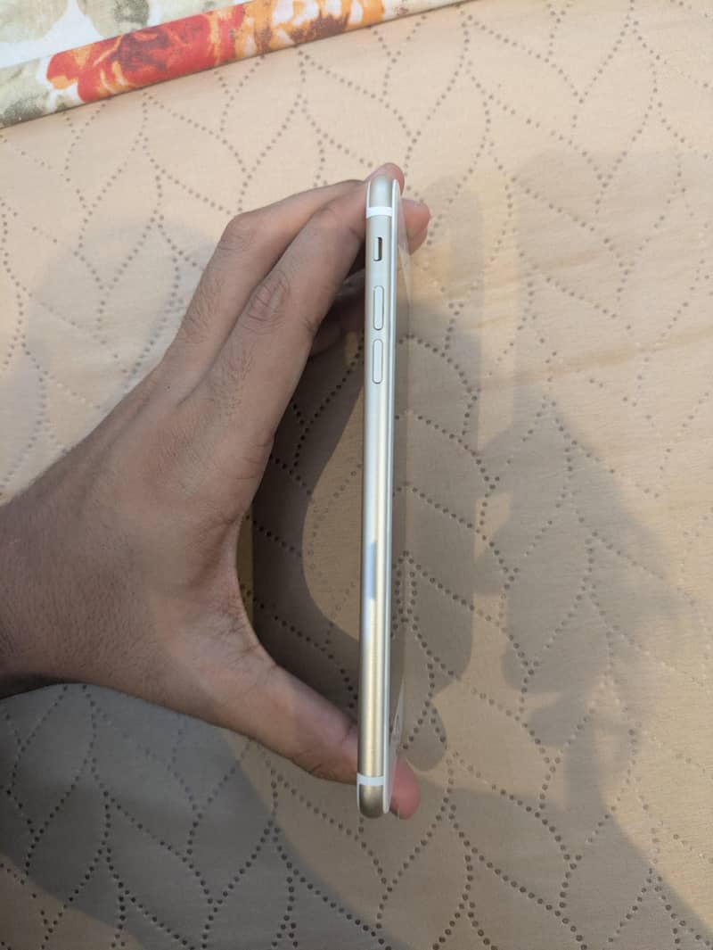 Apple iPhone 7 Plus 2
