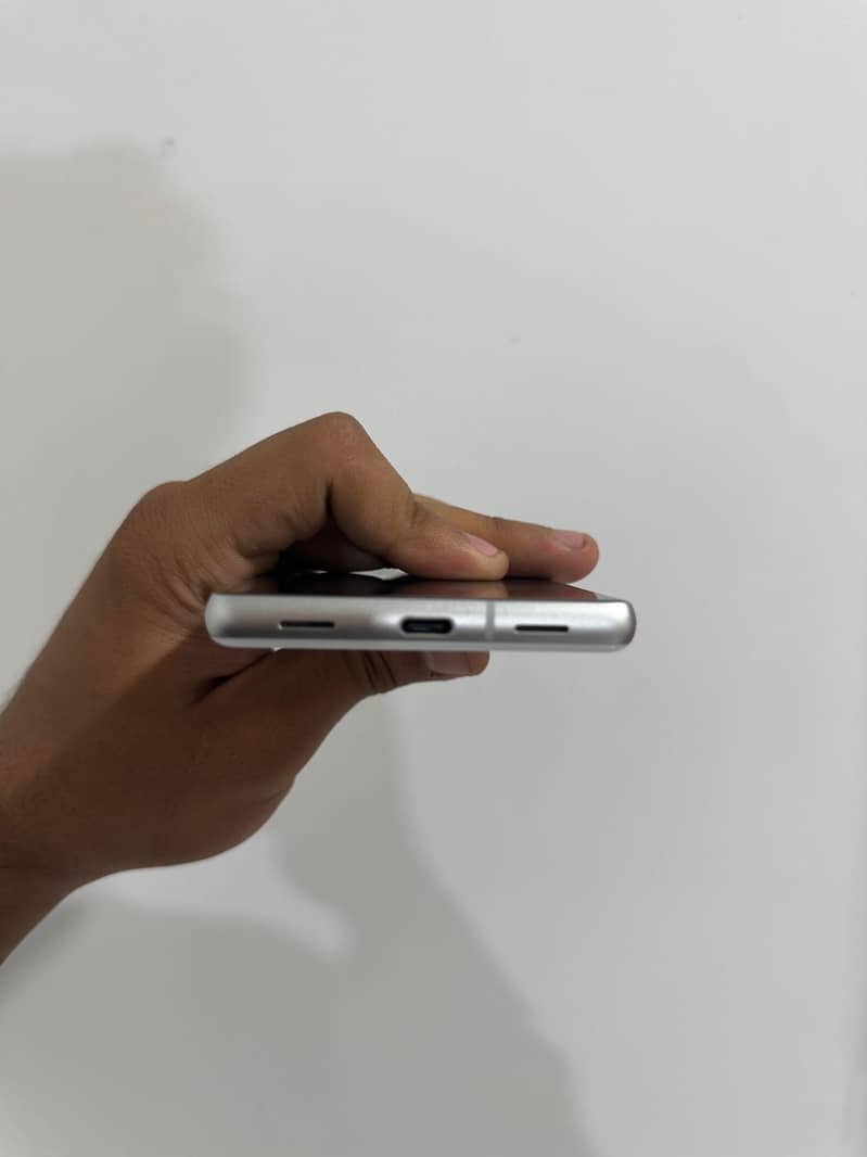 Google Pixel 7a 3