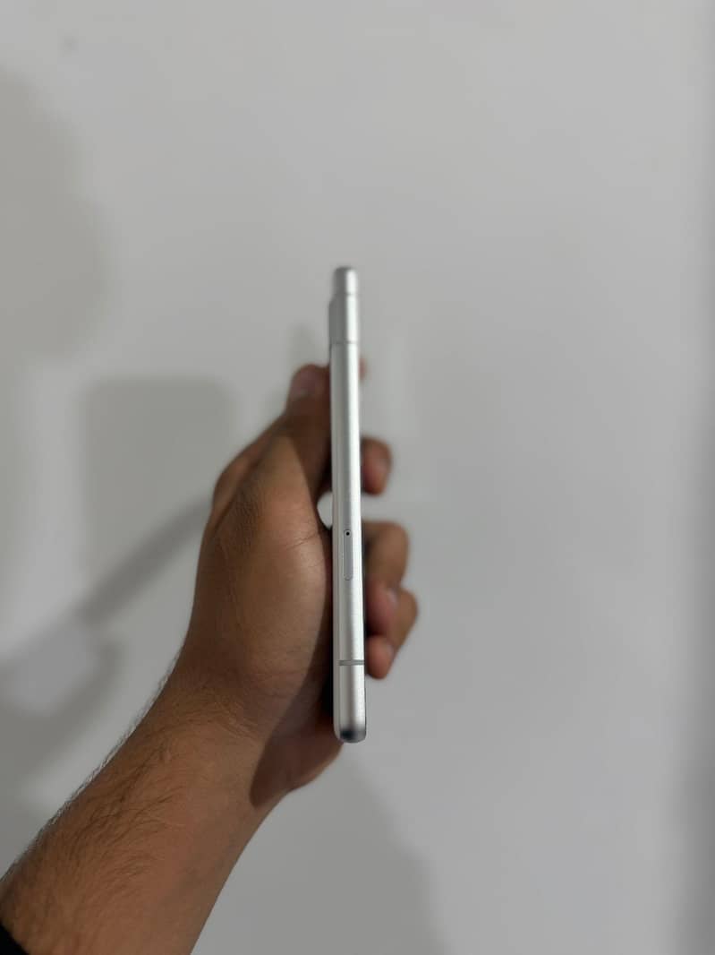 Google Pixel 7a 5